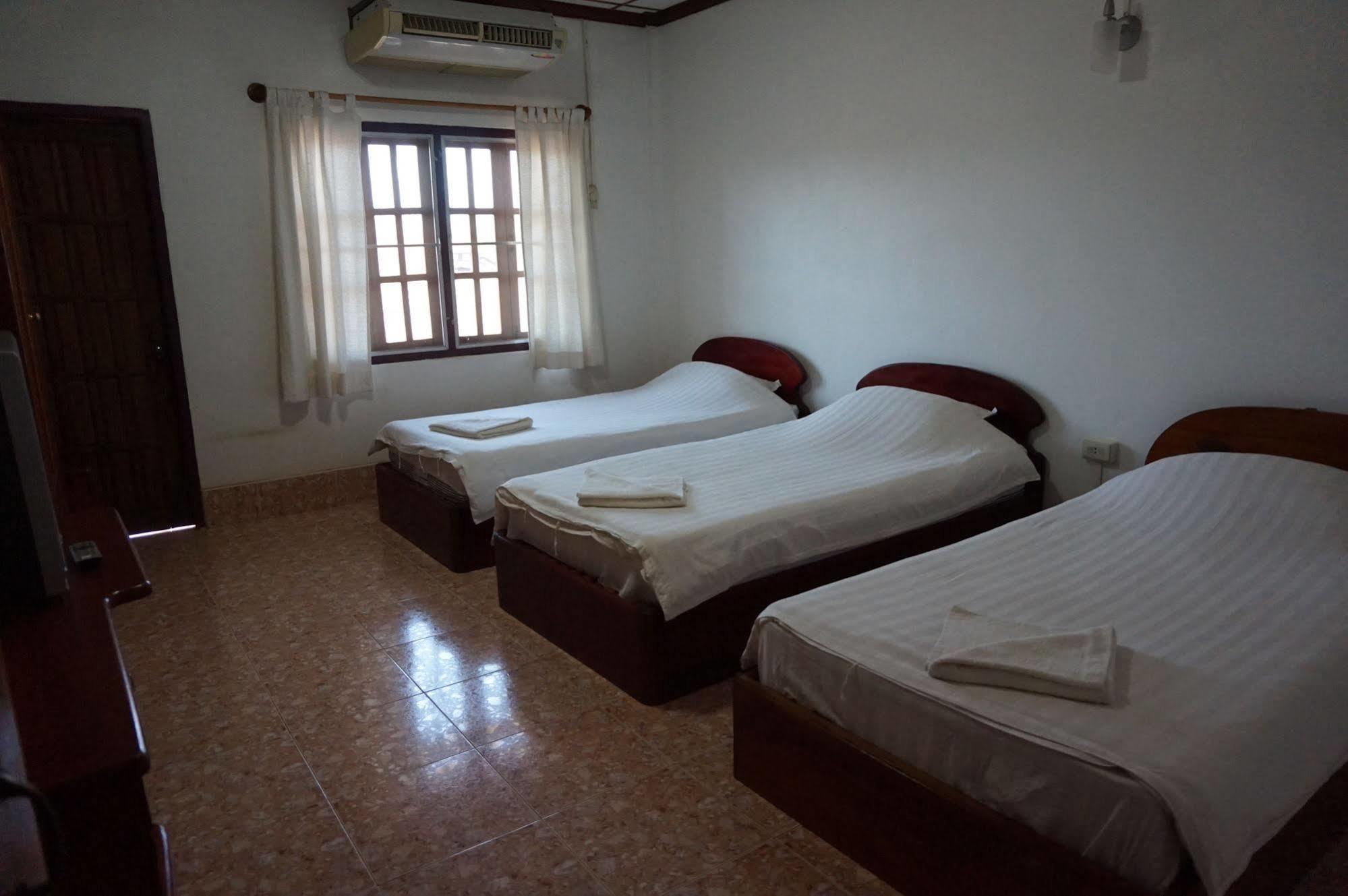 Phaythavone Hotel Pakse Exterior foto