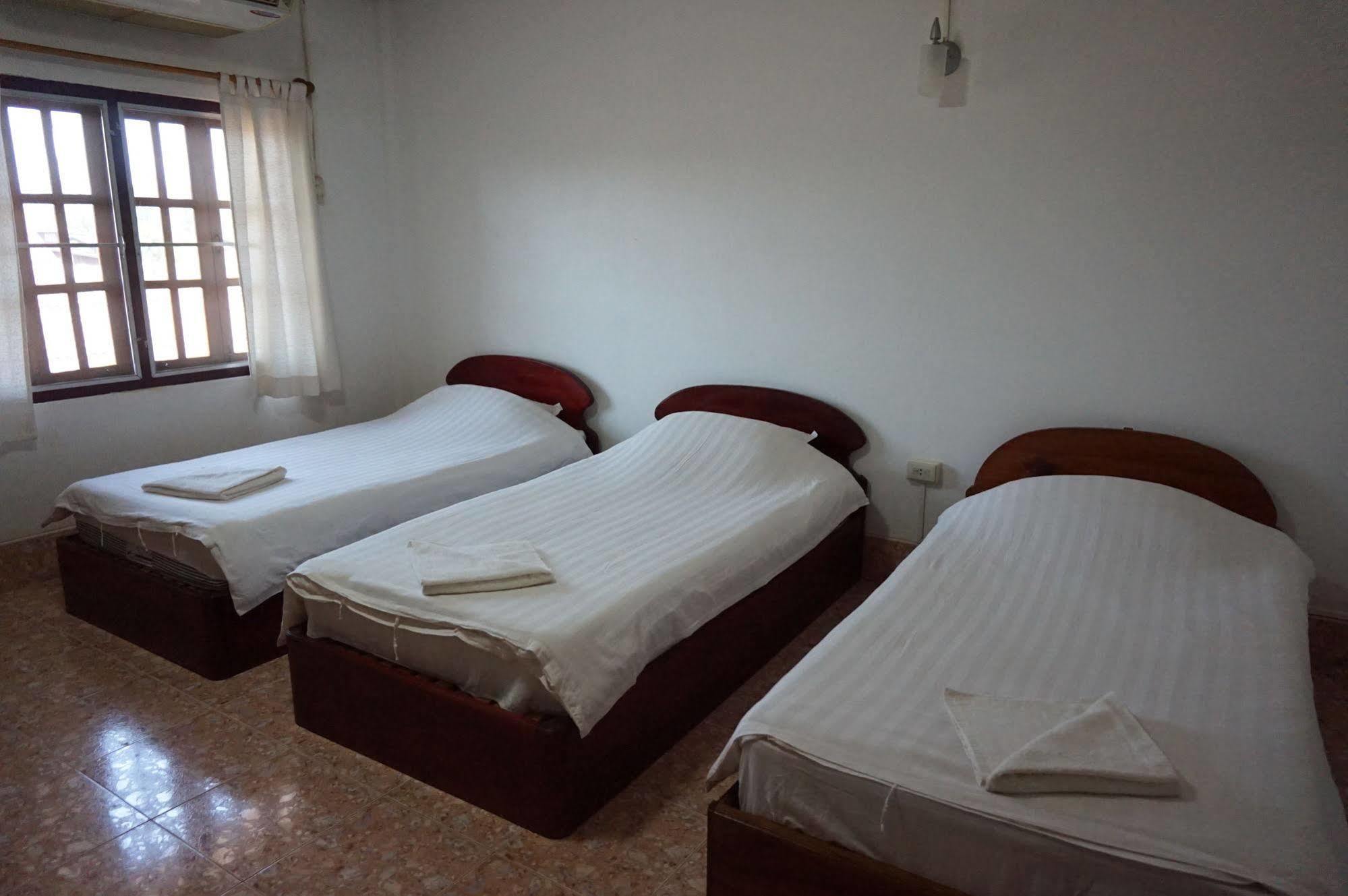 Phaythavone Hotel Pakse Exterior foto