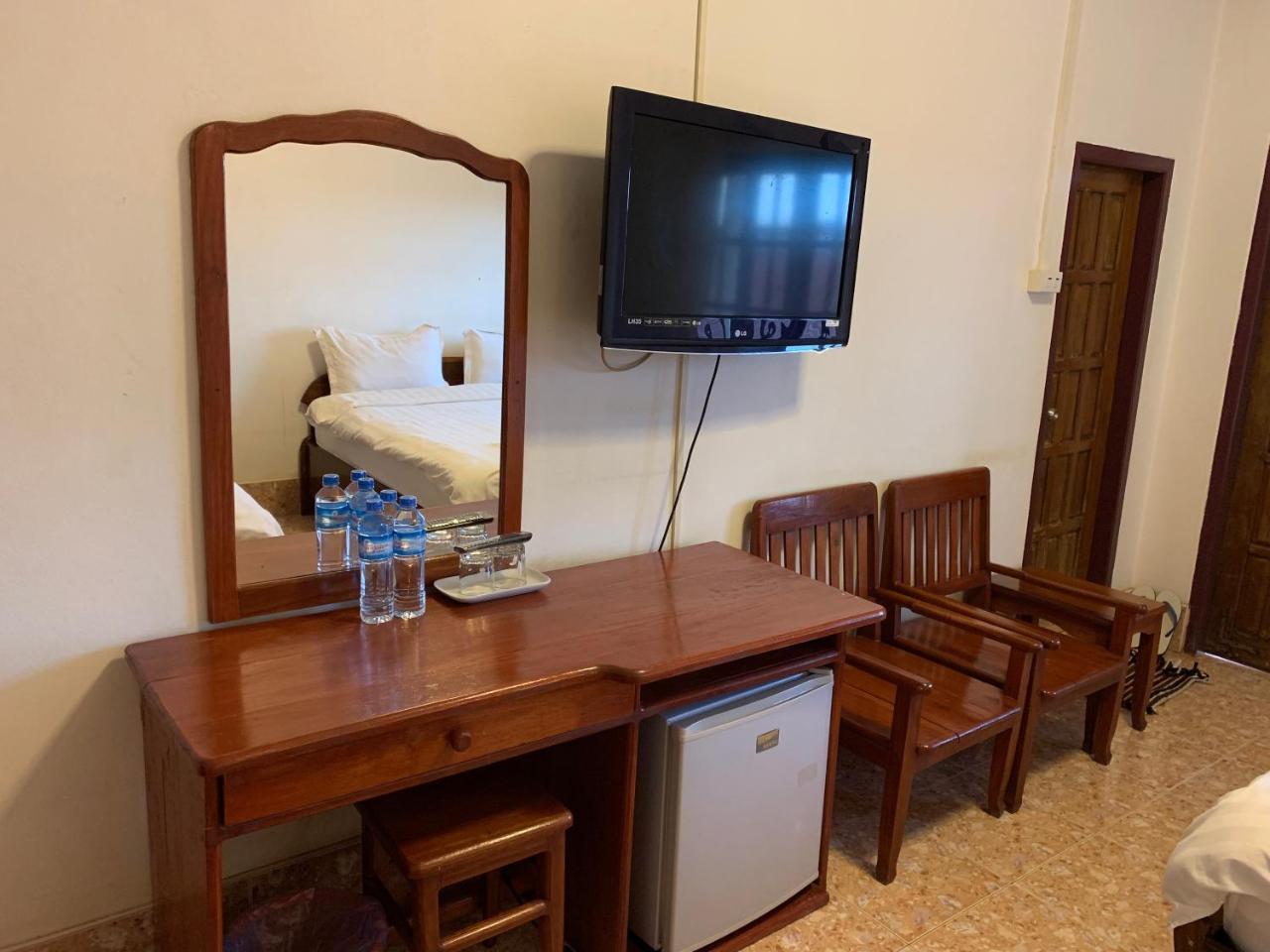Phaythavone Hotel Pakse Exterior foto