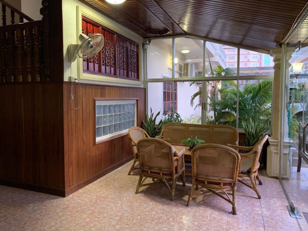 Phaythavone Hotel Pakse Exterior foto