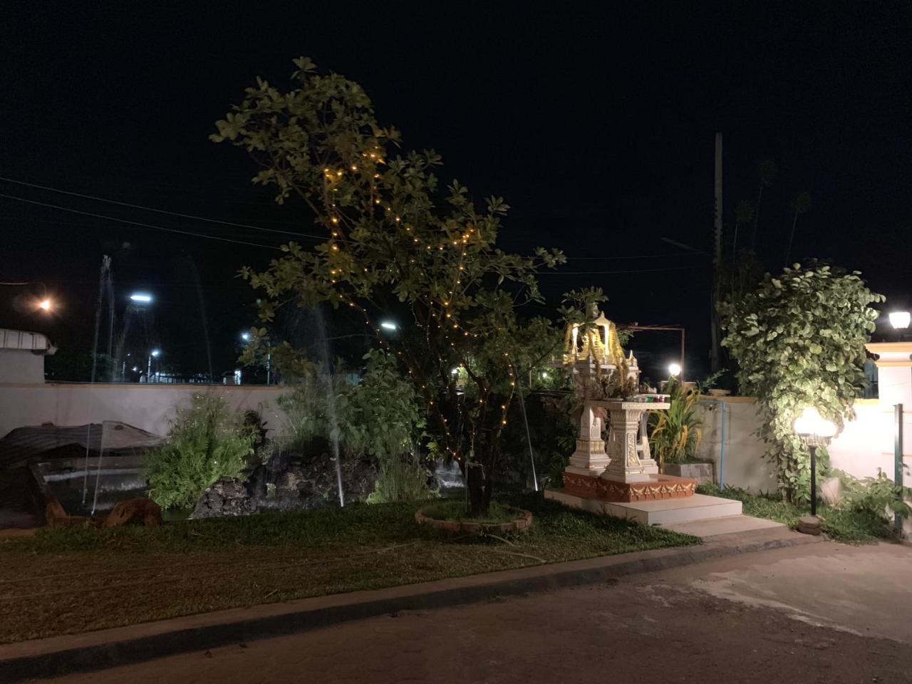 Phaythavone Hotel Pakse Exterior foto